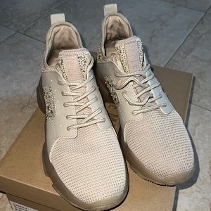 Steve Madden Sneakers